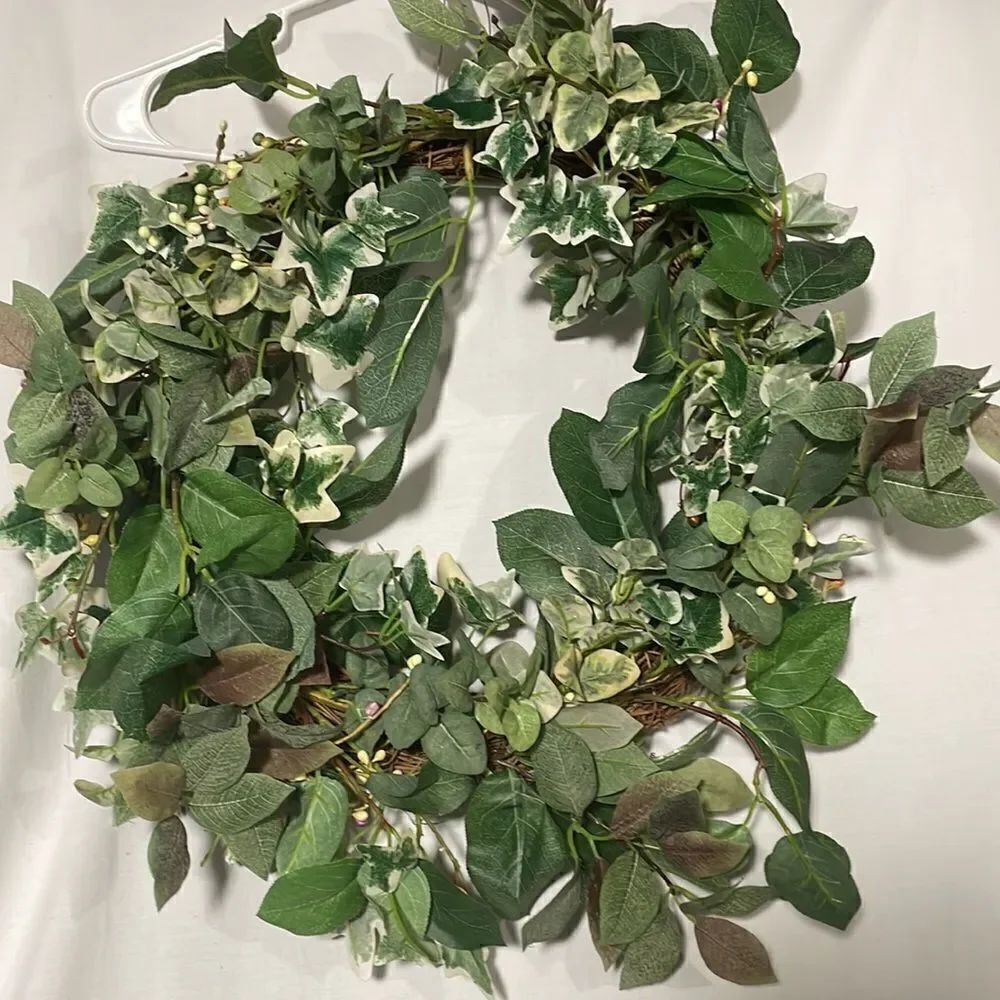 Beautiful wreath  - Picture 2 of 8